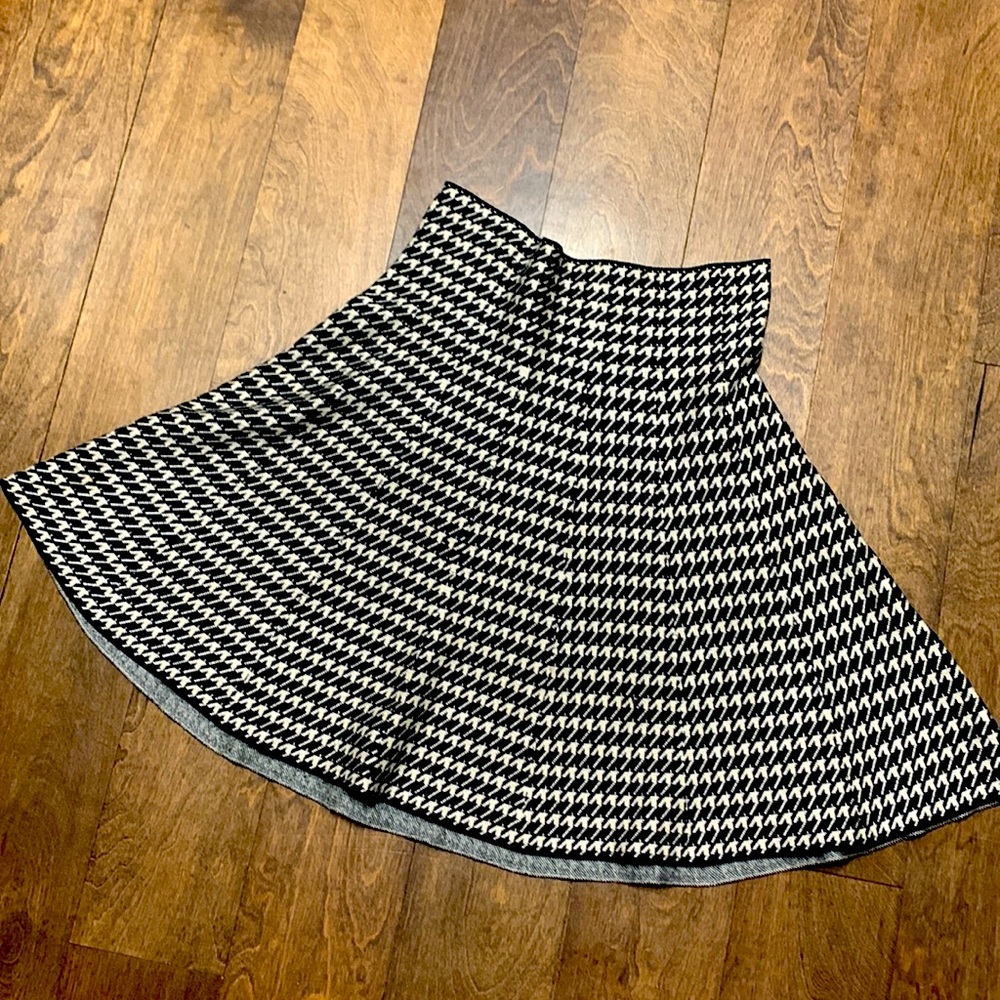 Max Studio small/med women’s knit skirt